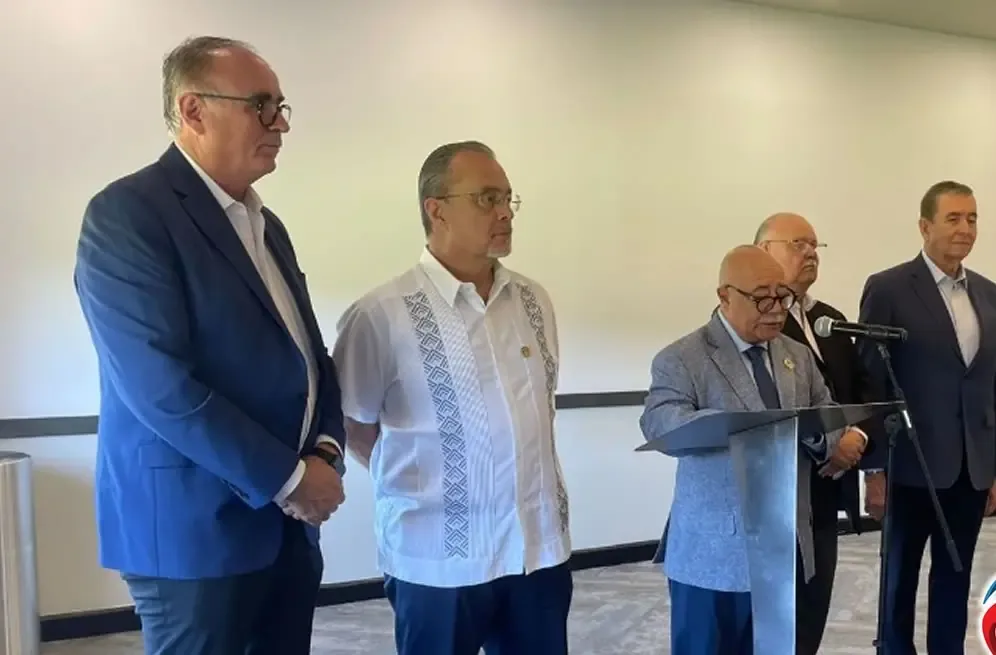 El Grupo 21 rinde tributo a su fundador y cambia el nombre del galardón anual en su honor.