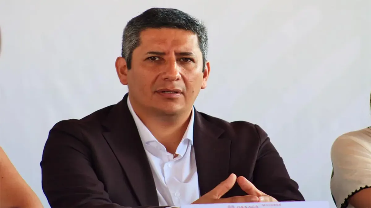 La Fiscalía de Oaxaca identifica a un sospechoso en el asesinato del alcalde de San Miguel Amatitlán, sin conexión con crimen organizado.