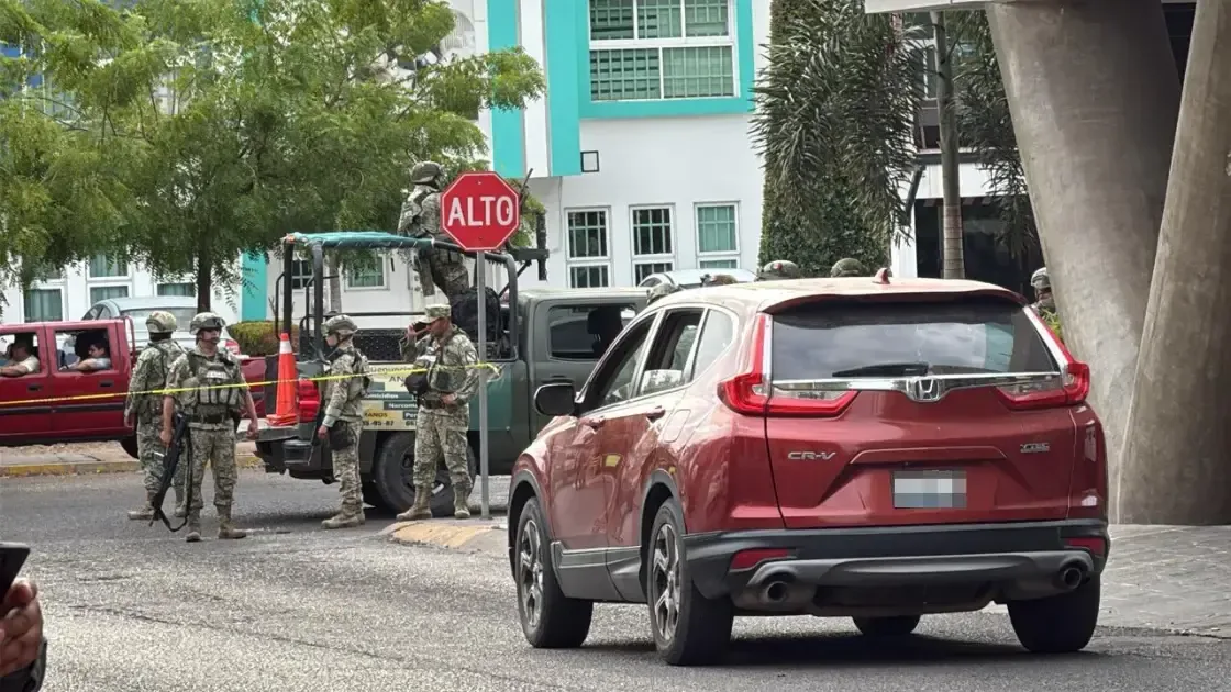 La víctima fue atacada en el exterior de un centro comercial en La Conquista, generando temor en la comunidad.