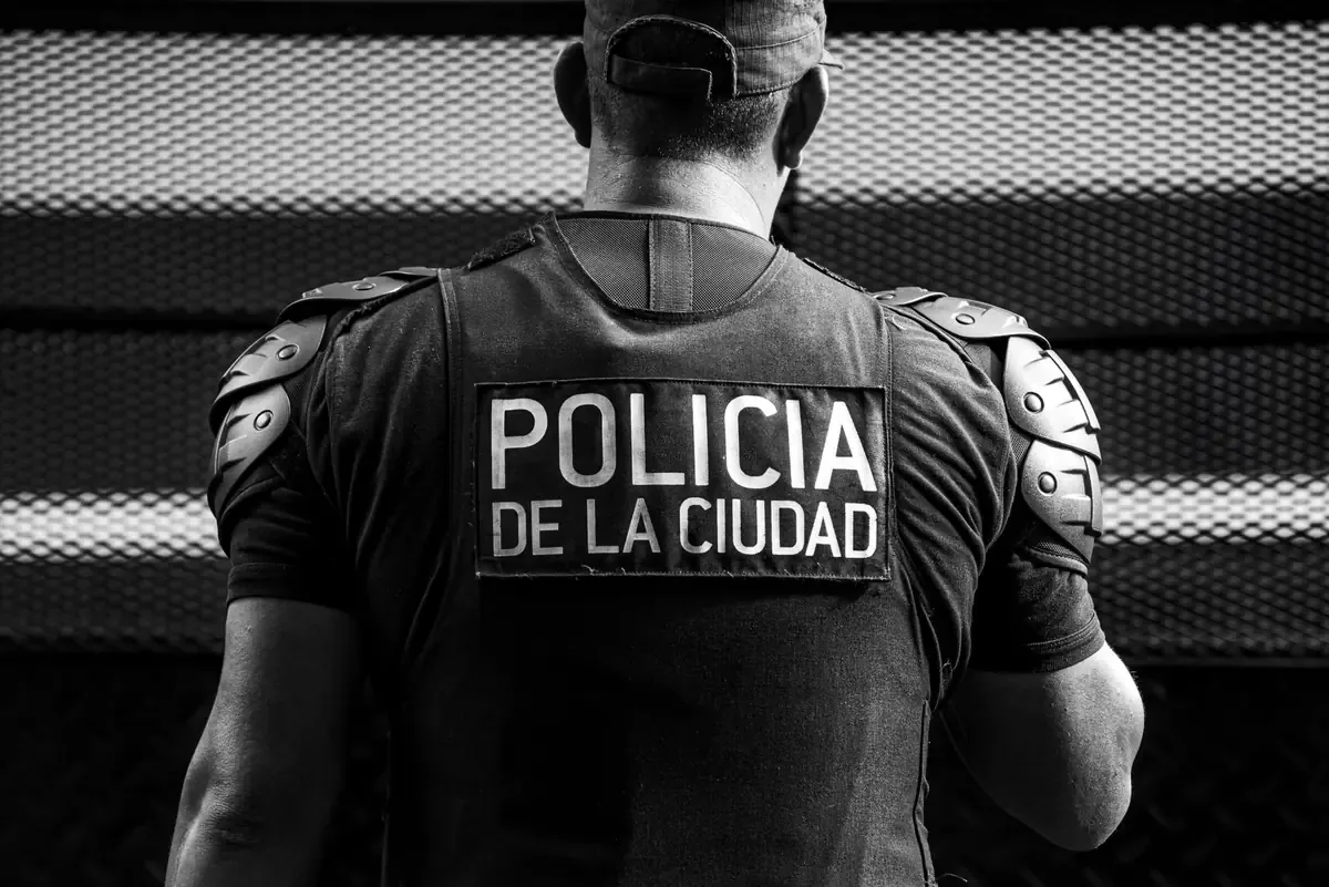 A pesar de la baja en homicidios, la población se siente insegura y desconfía de las cifras oficiales.