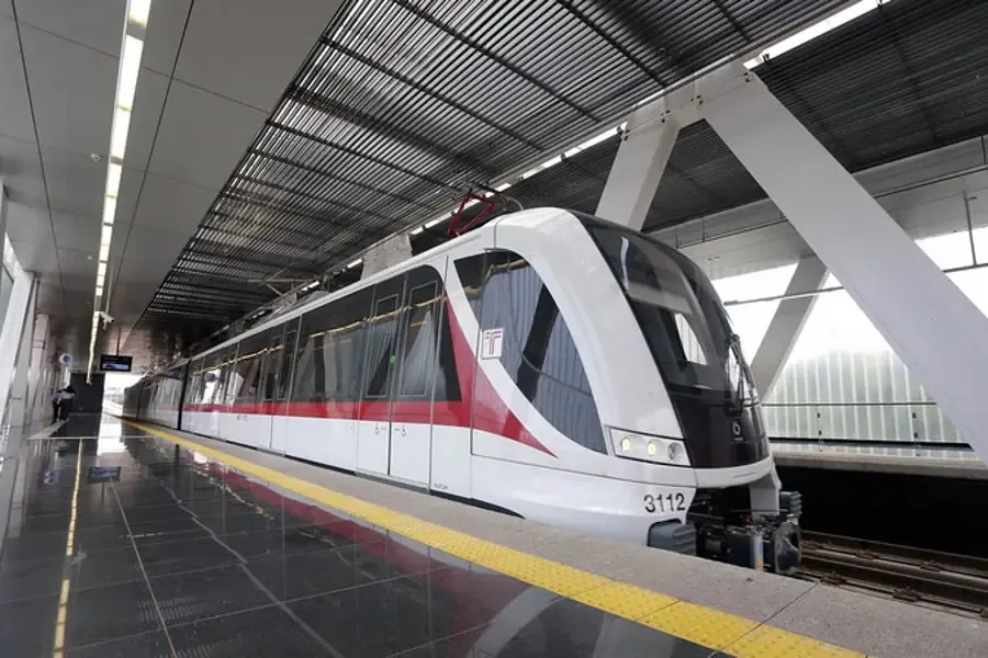 Conoce los horarios y frecuencias del Tren Ligero para un traslado sin contratiempos.