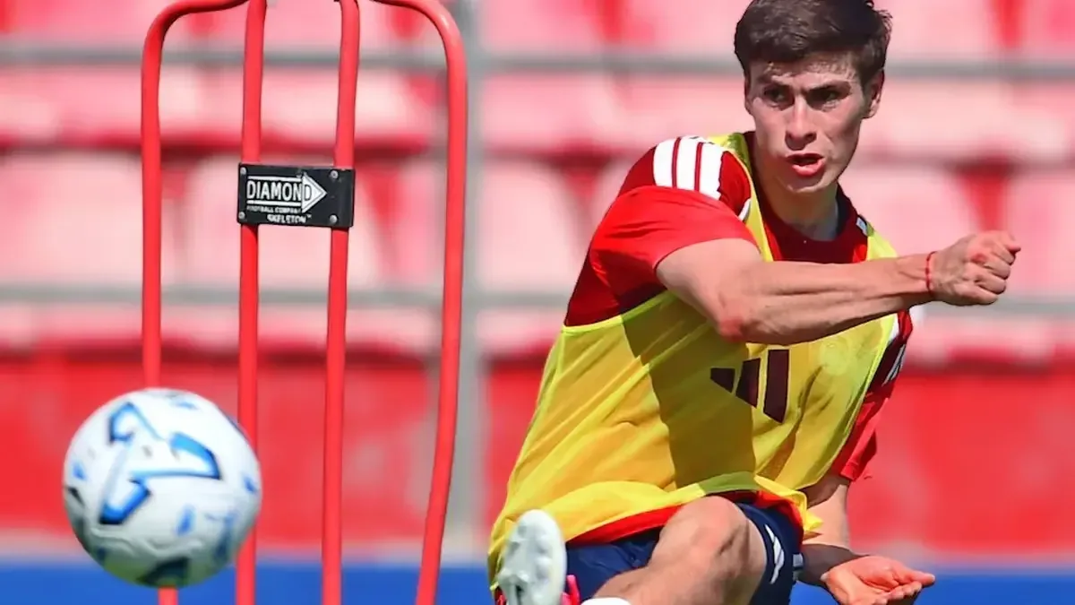 El exdelantero de Chivas, Armando González, está listo para su primer partido europeo en la Super Liga de Grecia.