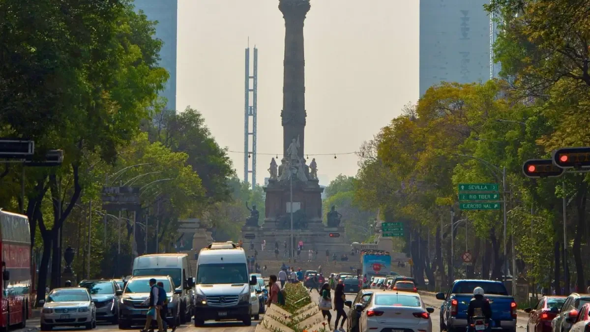 Este martes, ciertos autos quedan fuera de circulación por el programa Hoy No Circula en la capital y su área conurbada.