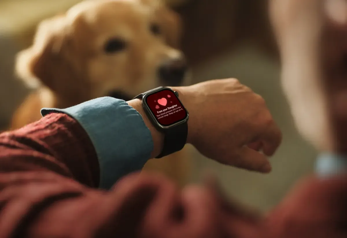 Este smartwatch ofrece monitoreo de presión arterial y reportes de salud en tiempo real.