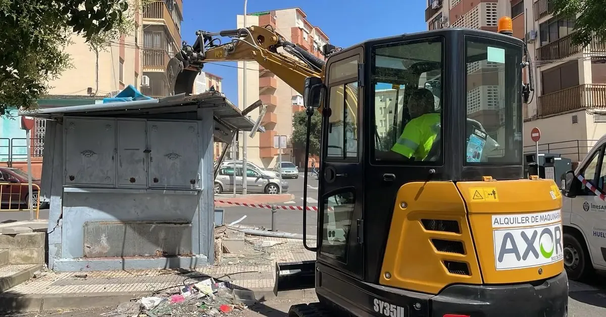 La ciudad ha demolido diecisiete kioscos y planea eliminar más para mejorar la convivencia vecinal.