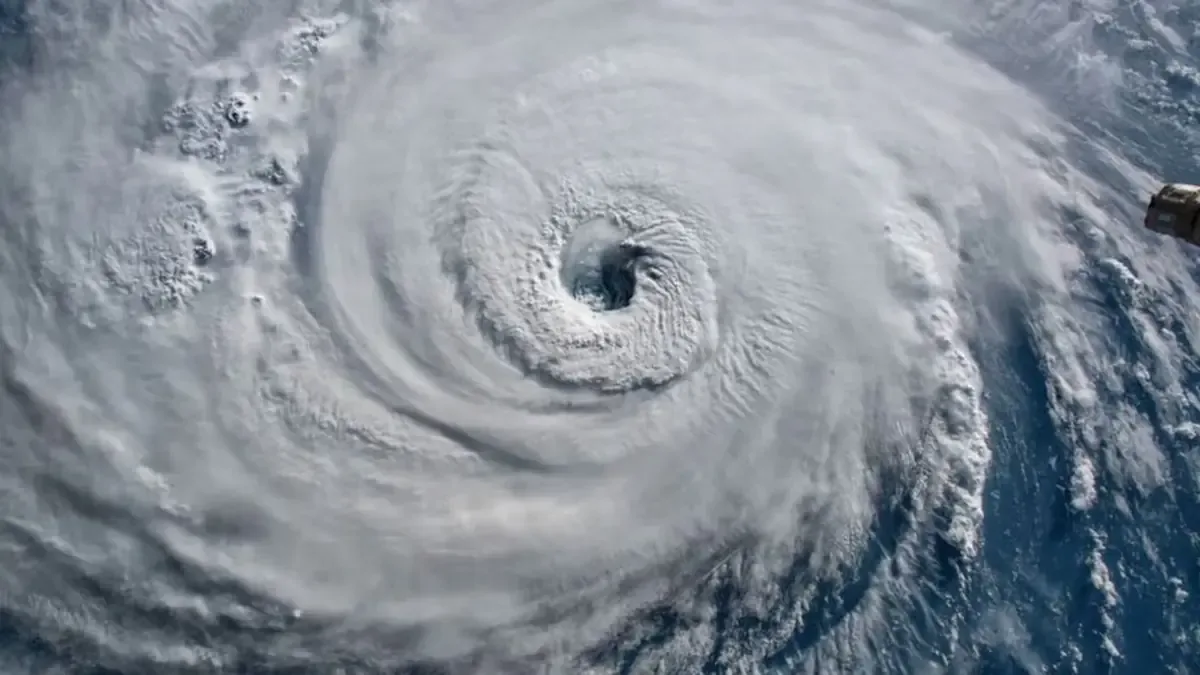 Las autoridades alertan sobre lluvias fuertes y condiciones climáticas severas en el país debido al huracán.