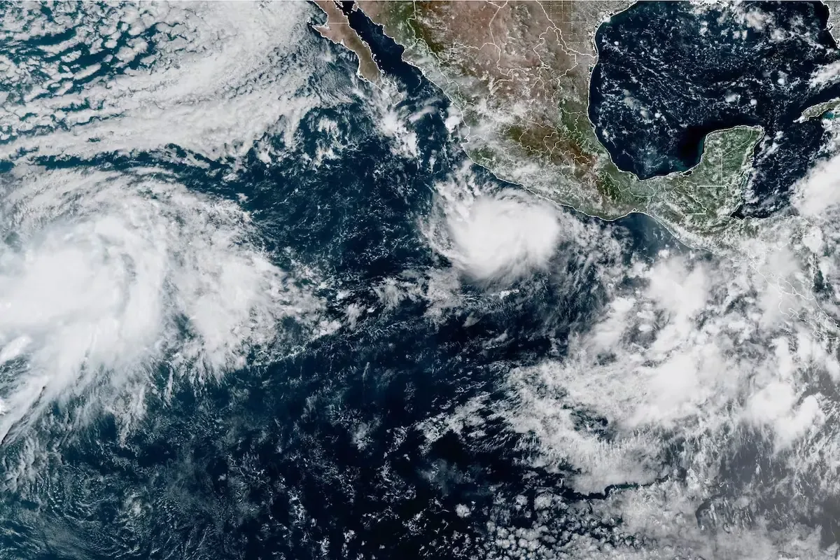 Las autoridades instan a la población en las costas a extremar precauciones ante posibles inundaciones y deslaves.