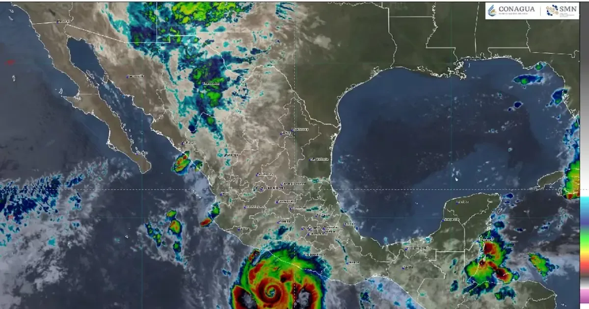 El huracán 'Polo' se debilita, pero mantiene alerta por lluvias en la costa del Pacífico.