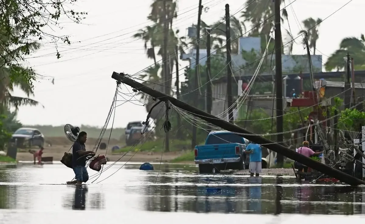 A pesar de los daños, las autoridades aseguran que no hubo pérdidas humanas tras el impacto del huracán.