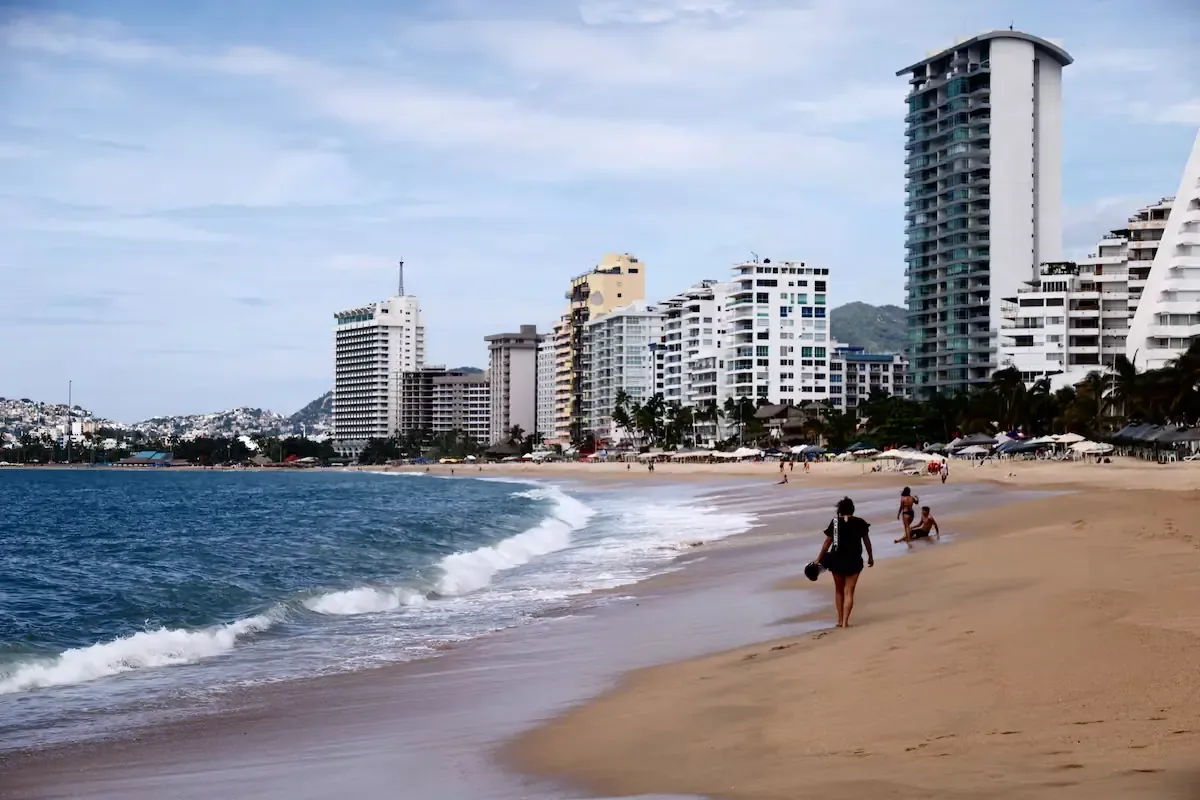 El ciclón alcanzó categoría 5, pero no afectó seriamente a Acapulco.