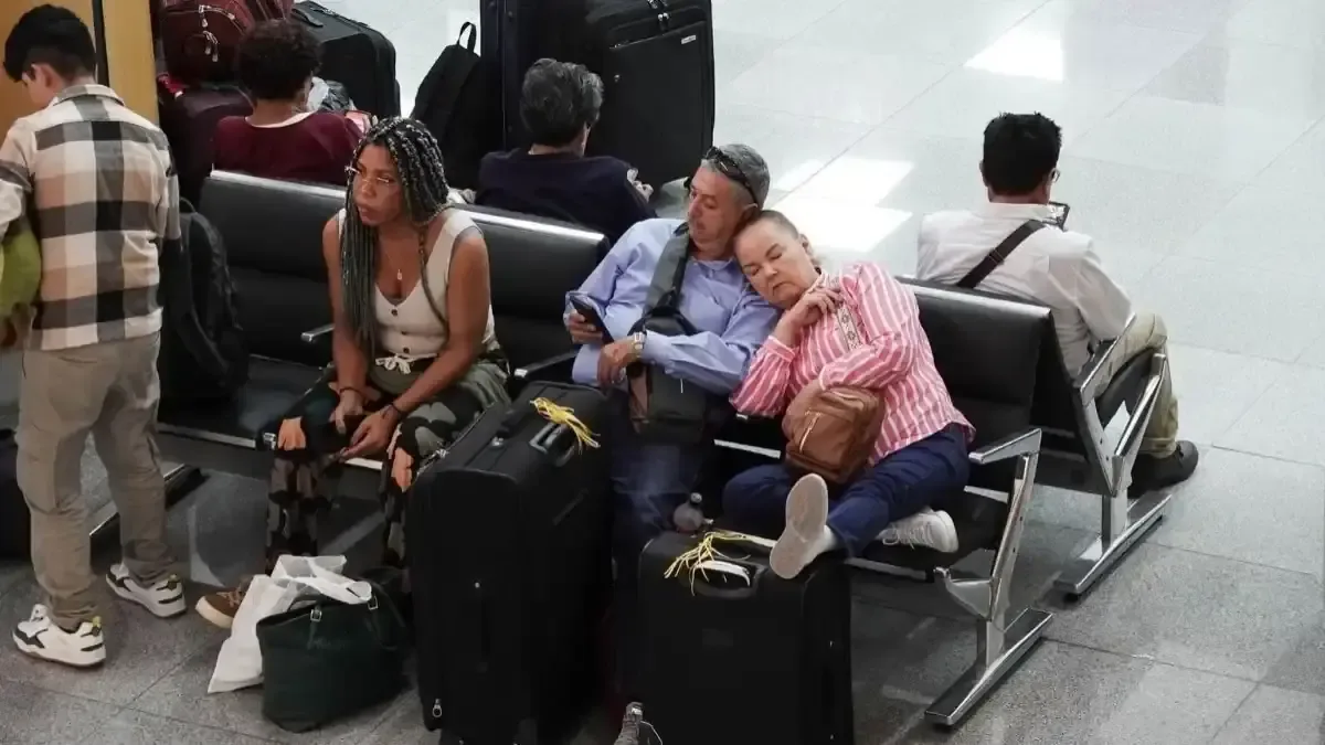 Vuelos con destino al Pacífico mexicano se ven afectados por el ciclón, que alcanza categoría 4.