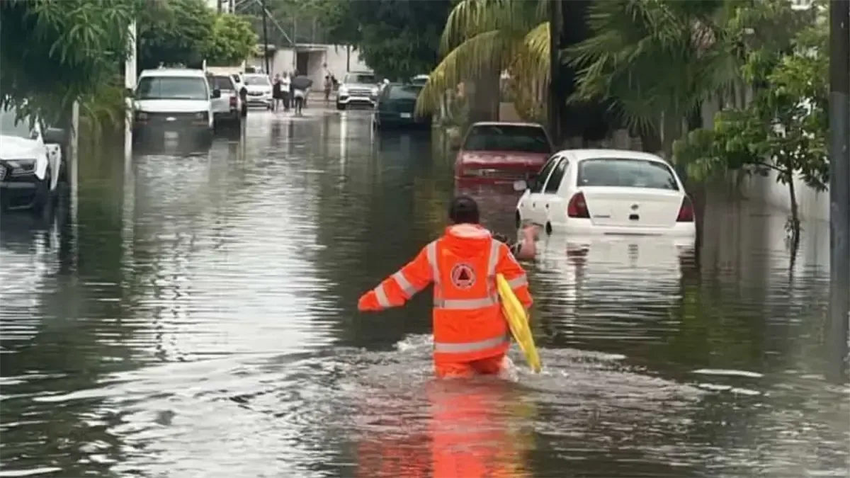 El huracán "Simón" provocó inundaciones y colapsos en varios municipios de Guerrero, dejando un saldo trágico.