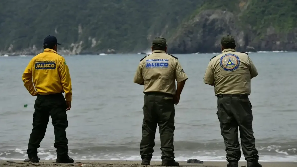El huracán Simon podría causar graves inundaciones y oleaje en la costa de Jalisco.