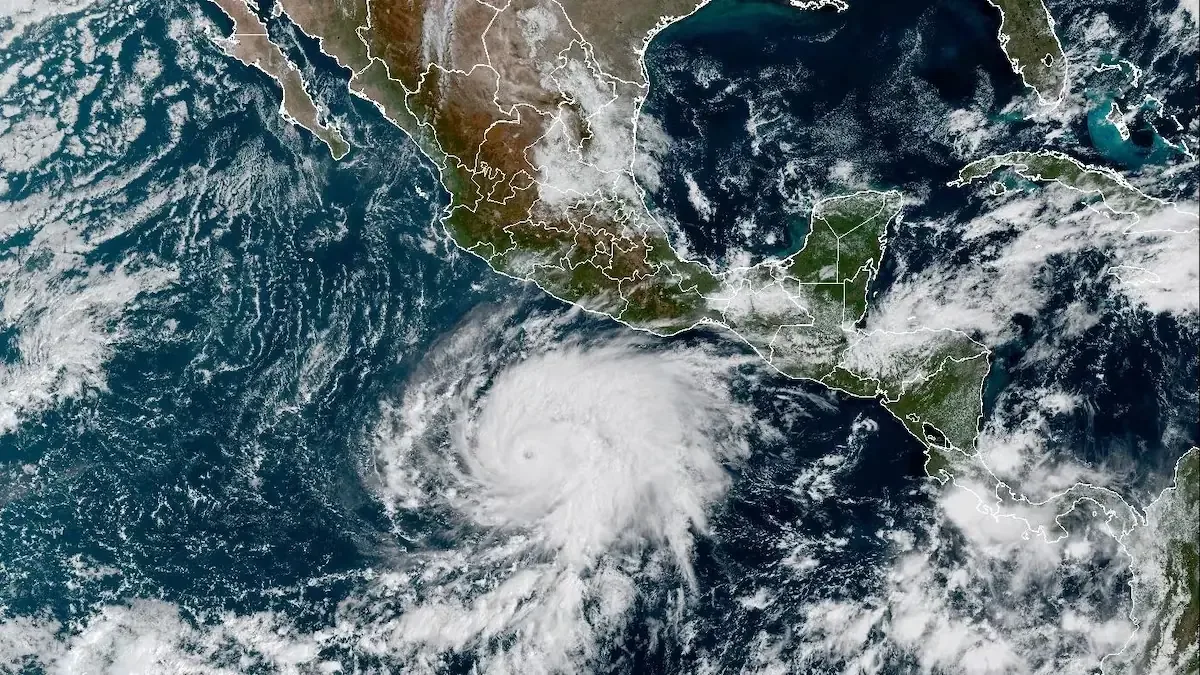 El huracán presenta riesgo de lluvias fuertes en varios estados del Pacífico mexicano.