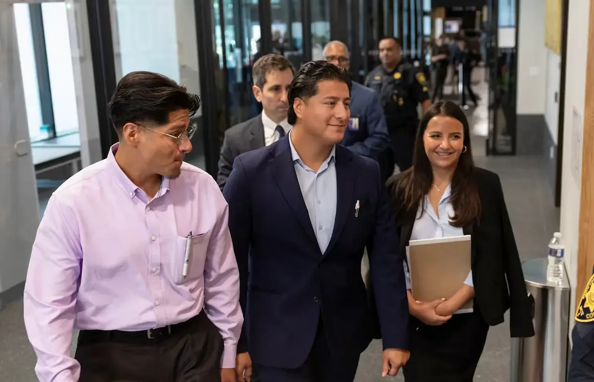 La liberación de Víctor Salgado, testigo clave, se produce en un contexto de controversia tras el operativo migratorio.