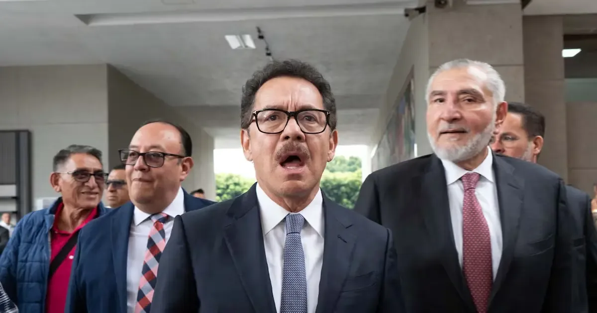 Ignorando denuncias sobre su vínculo con la justicia estadounidense, Mier respalda a la senadora aspirante a gobernadora.