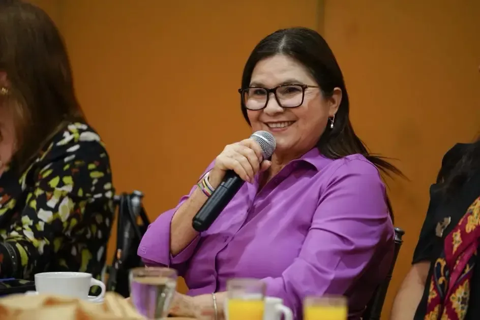 La Senadora afirma liderar encuestas y busca la Coordinación Estatal para las elecciones de 2027.