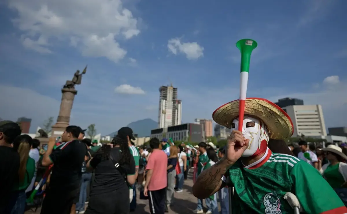 La derrama económica por los partidos fue limitada, poco menos de 2 mil millones de dólares.