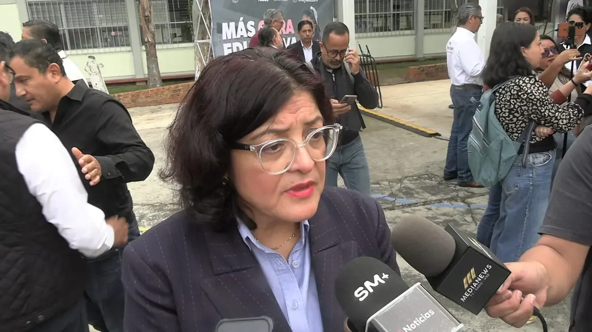 El programa busca equipar a padres y docentes para abordar la salud mental de los jóvenes.