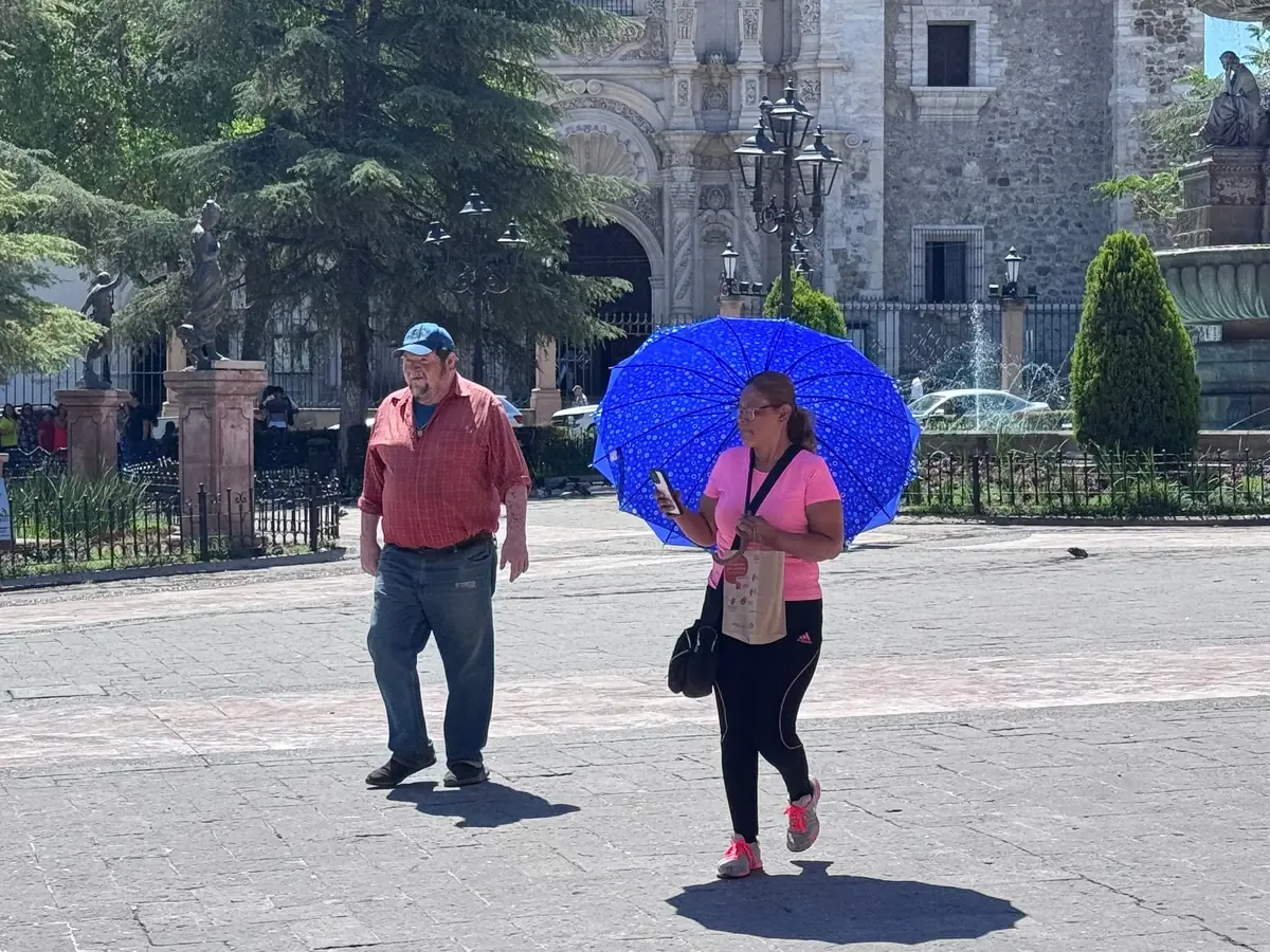 Las altas temperaturas en Coahuila incrementan los casos de golpes de calor, especialmente en grupos vulnerables.