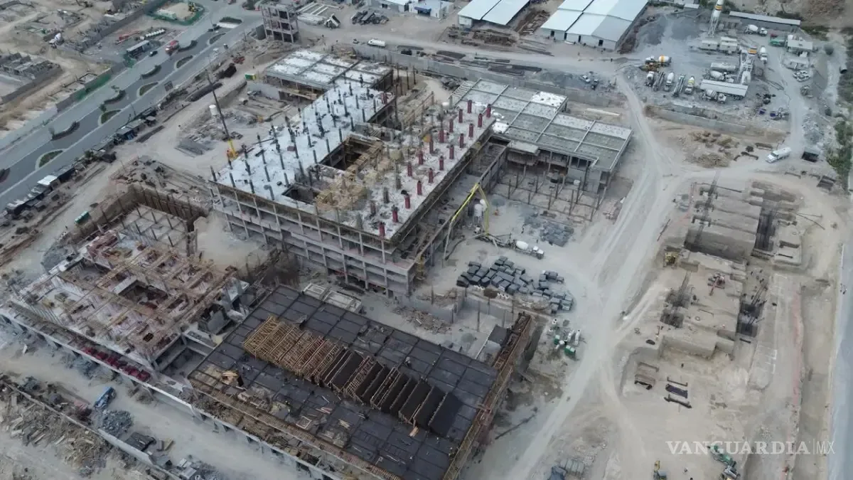 Este nuevo hospital beneficiará a más de 299 mil derechohabientes en Nuevo León, ampliando la atención médica.