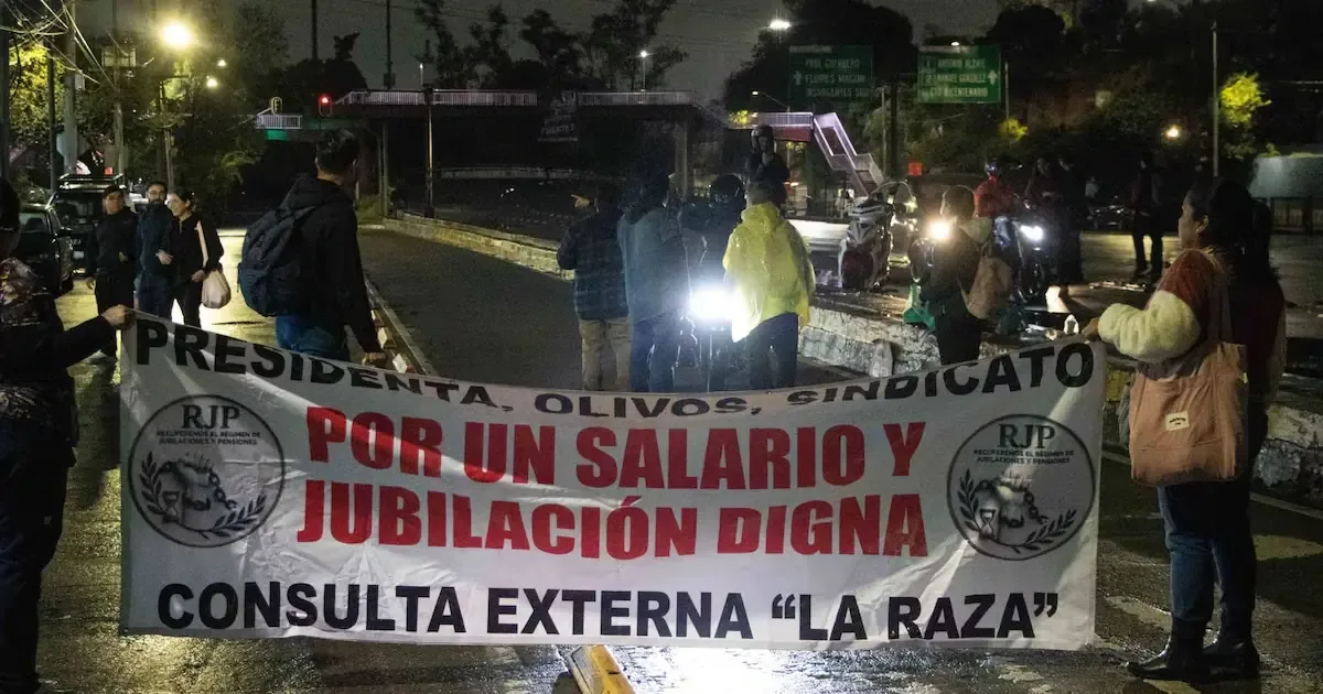 Trabajadores del IMSS demandan un aumento del 10% en sus salarios y mejores condiciones laborales.