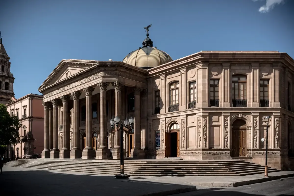 La temporada de teatro busca fomentar la inclusión cultural y el entretenimiento familiar.