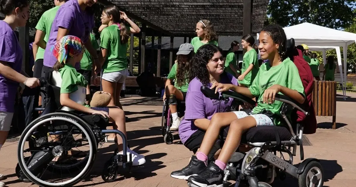 El Campamento Aspaym fomenta la inclusión y la convivencia entre menores con y sin discapacidad.