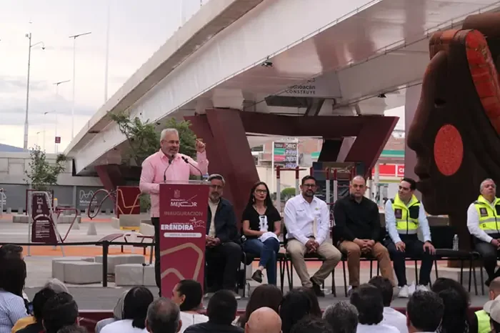 El nuevo paso beneficia a 195 mil personas y mejora el entorno urbano.