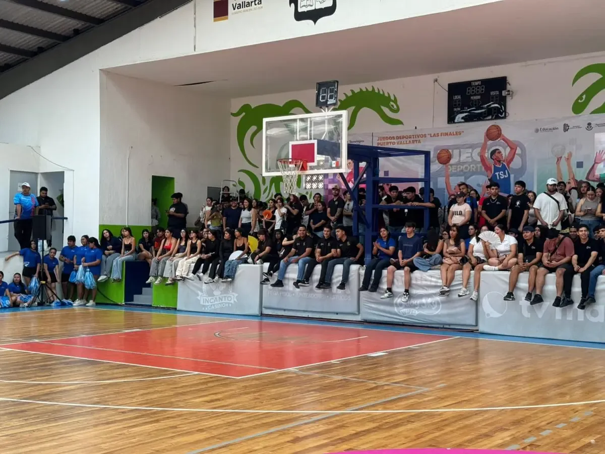 Estudiantes de diversas regiones compiten en disciplinas deportivas en este importante evento.