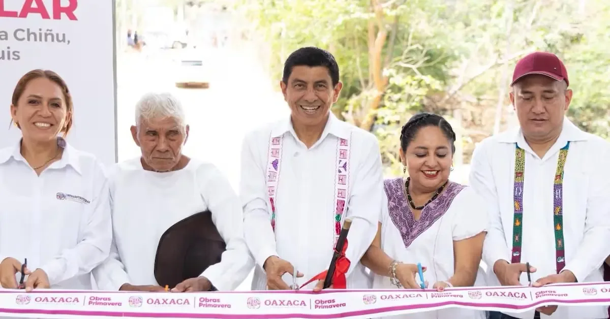Salomón Jara presenta mejoras viales que favorecen la conectividad en la región costera oaxaqueña.