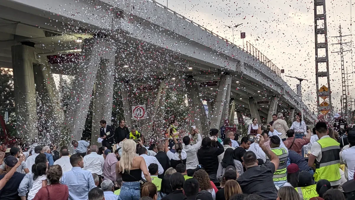 La obra mejora la fluidez vehicular y promueve el uso de espacios públicos en la ciudad.