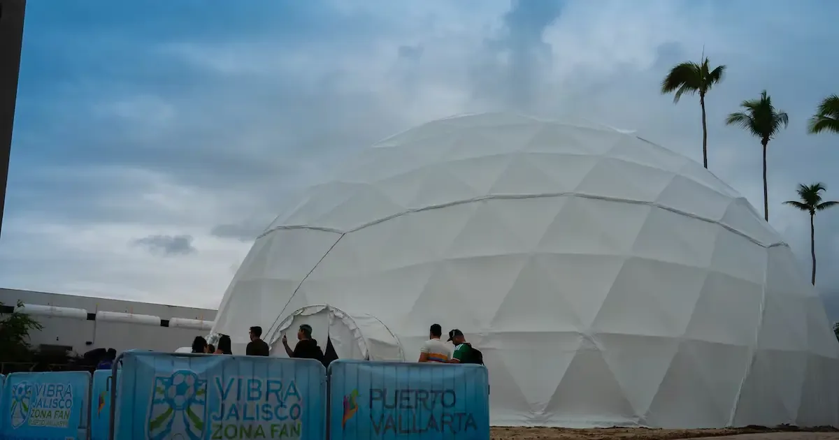 Este innovador espacio proyectará 50 partidos de la Copa Mundial 2026 en pantallas gigantes y ofrecerá diversas actividades recreativas.