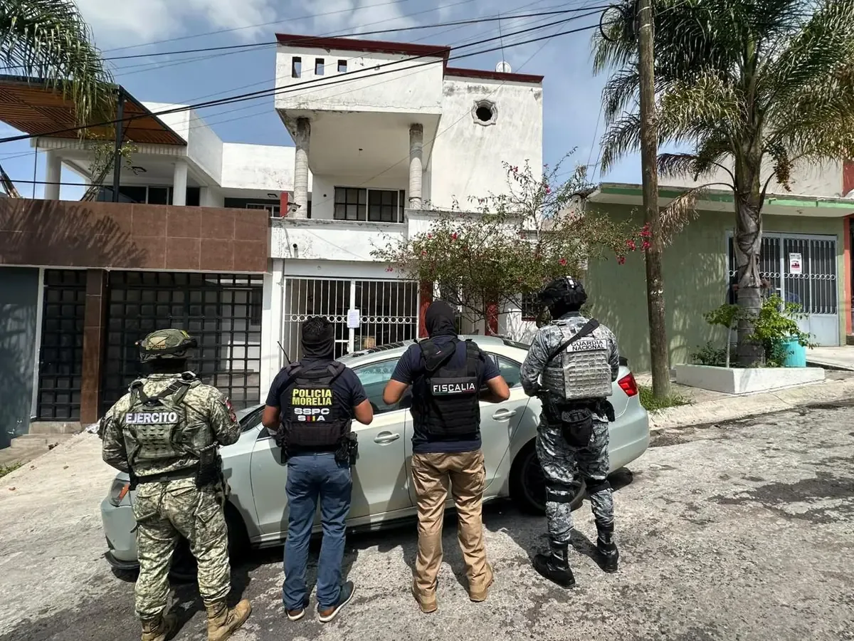 La Fiscalía de Michoacán desmantela puntos de venta de drogas en la capital del estado.