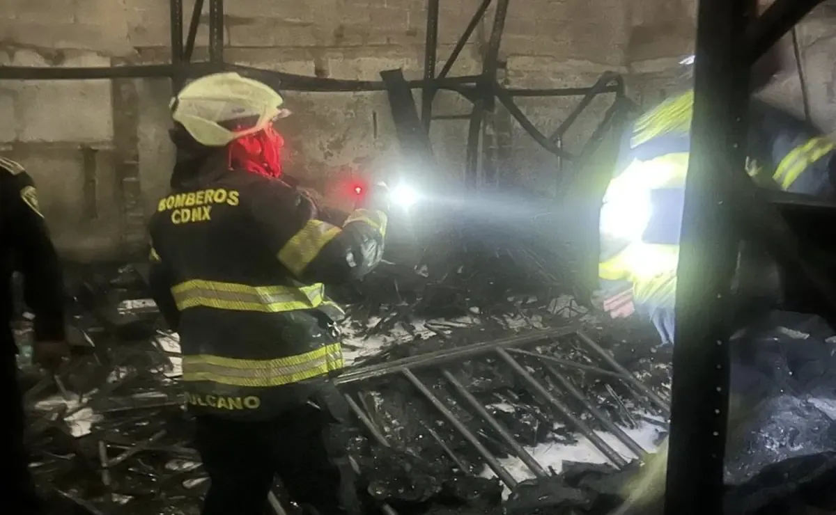 Las autoridades reportan la extinción del incendio sin víctimas.