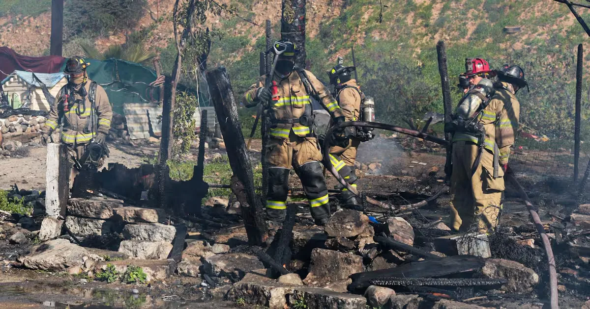 Incendio en la colonia Ruiz Cortinez de Tijuana sin personas lesionadas.