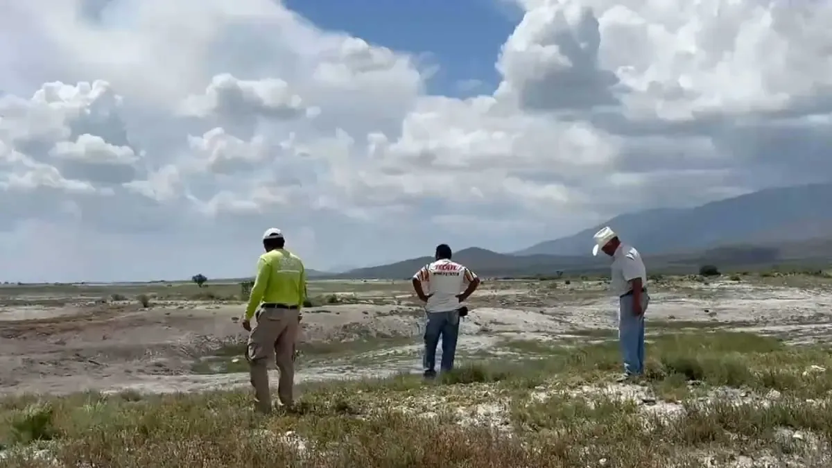 Familias sufren consecuencias graves por el fuego subterráneo que consume el terreno en El Potosí.