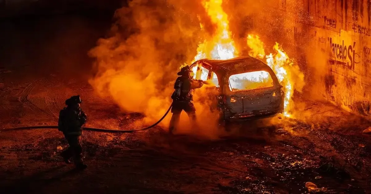 Dos incendios en Tijuana movilizan a cuerpos de emergencia, sin reportes de lesionados.
