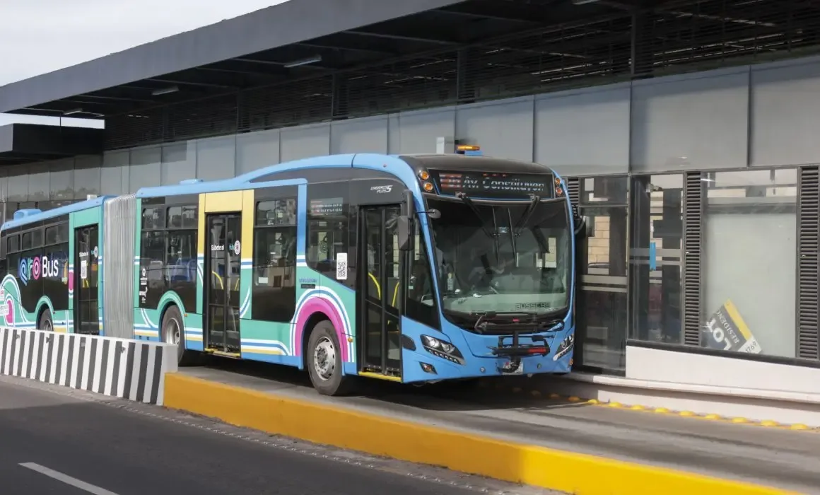 Incremento de usuarios en QroBús destaca su rol en la movilidad de Querétaro.