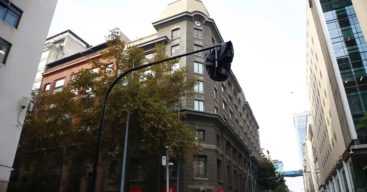 La recuperación del mercado inmobiliario en Santiago Centro impacta en oficinas y locales comerciales.