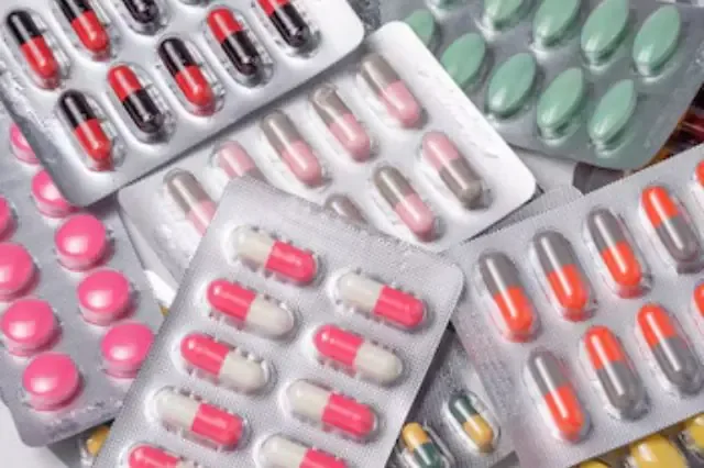 Cambios propuestos en el etiquetado de medicamentos generan debates sobre su viabilidad y producción.
