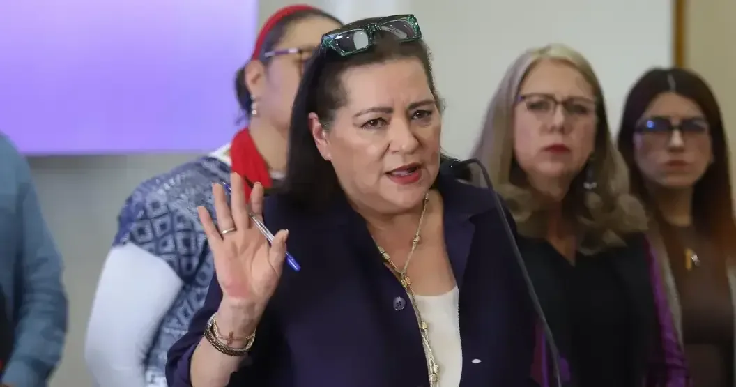La presidenta del INE subraya que el organismo no puede juzgar la integridad de los aspirantes a cargos públicos.