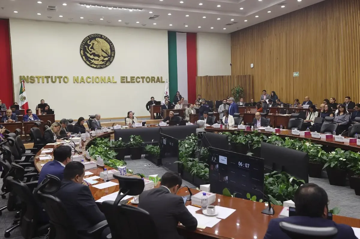 Cuatro nuevos miembros se suman al IEM, pero la presidencia queda vacante tras la votación.