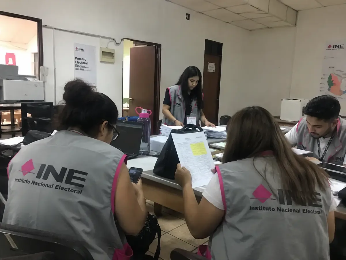 La recontratación de capacitadores empieza el 12 de octubre, buscando personal capacitado y disponible.