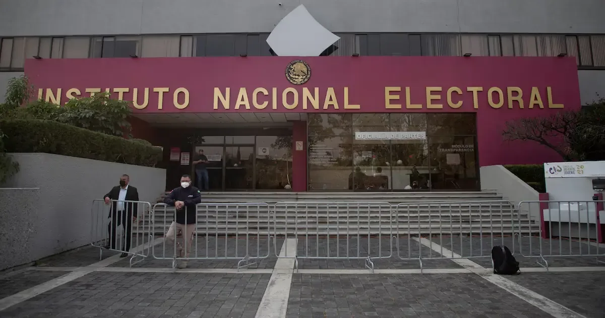 El INE establece que los partidos destinen recursos para empoderar a las mujeres en la política mexicana.