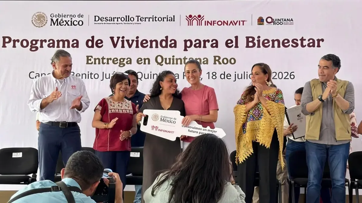La entrega de viviendas en Cancún proporciona acceso a vivienda digna a las familias beneficiadas.