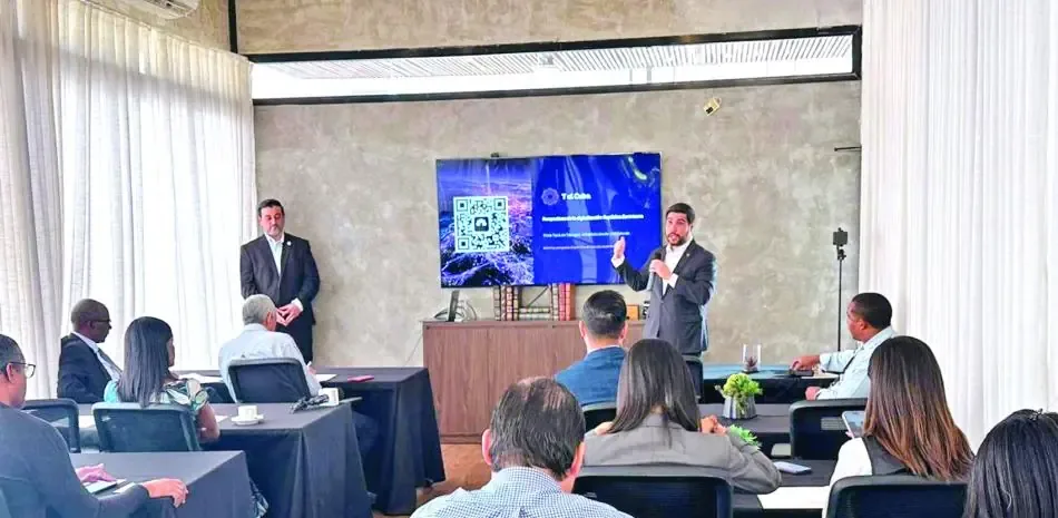 Informe revela cómo la digitalización favorece a grandes empresas y margina a Mipymes.
