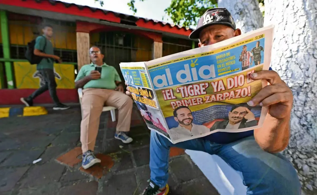 La segunda vuelta electoral en Colombia se calienta con ataques entre candidatos y cuestionamientos sobre la legitimidad del conteo de votos.
