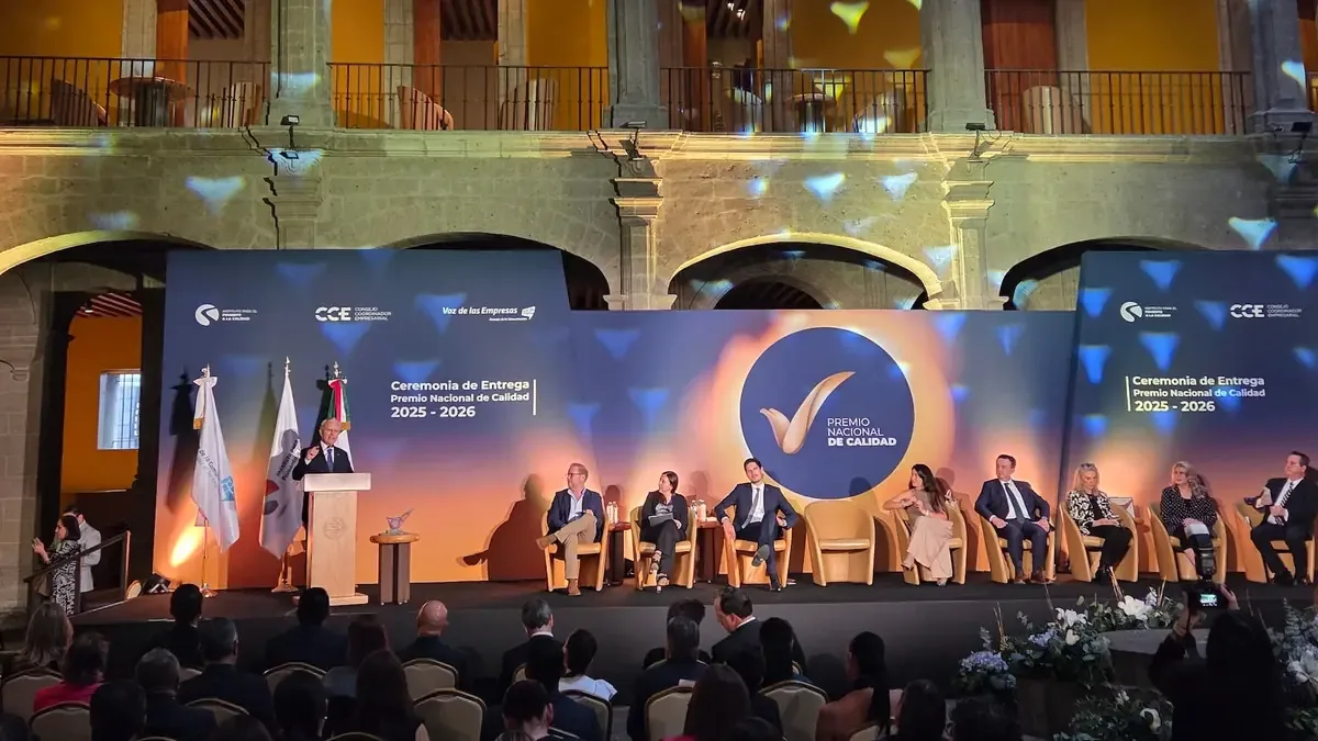 El compromiso con la excelencia impulsa el desarrollo económico y social en el país.