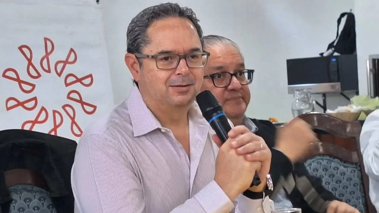 Inspecciones fiscales del SAT generan preocupación en empresas por costos y privacidad.